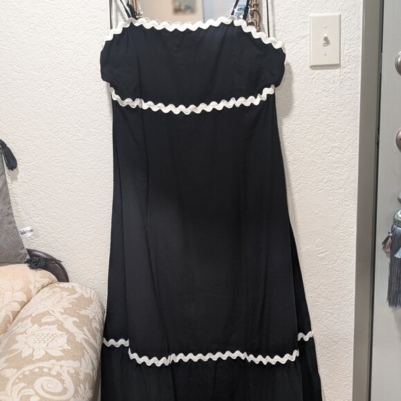 Francesca's Black/White Trim Maxi Dress - Picture 3 of 10
